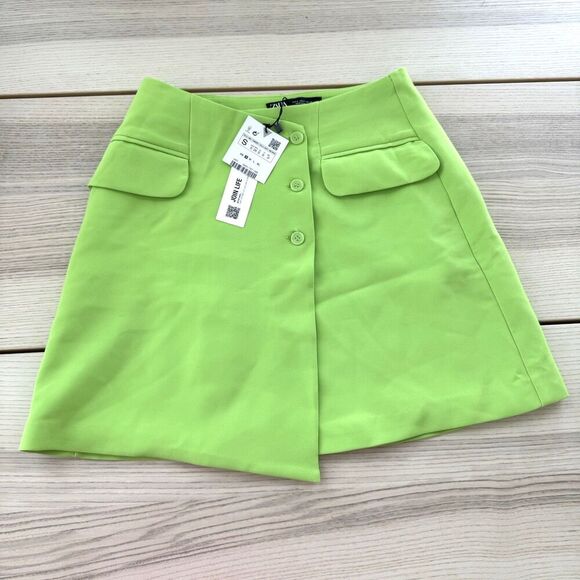 Zara Womens Mini Skirt Green Buttoned Textured High-Rise Bloggers Favorite S - Picture 2 of 9